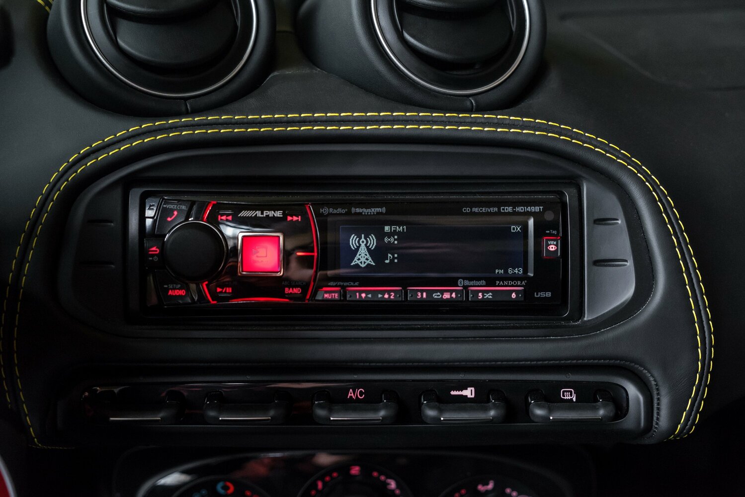 Alfa Romeo 4C — справочные фотографии комплектации, Интерьер 2