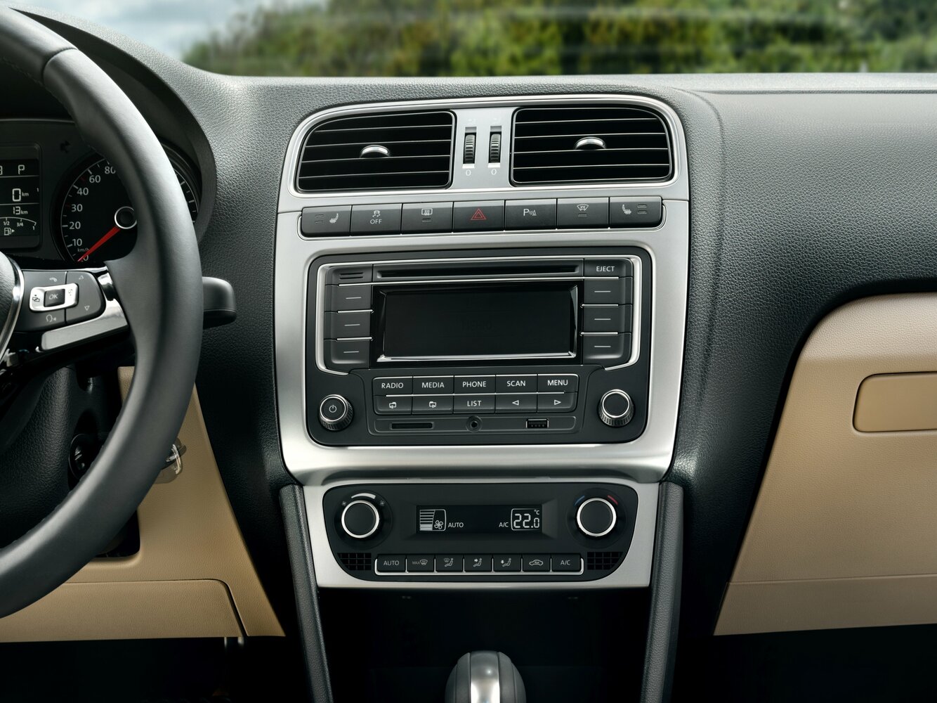 Volkswagen Polo — справочные фотографии комплектации, Интерьер 1