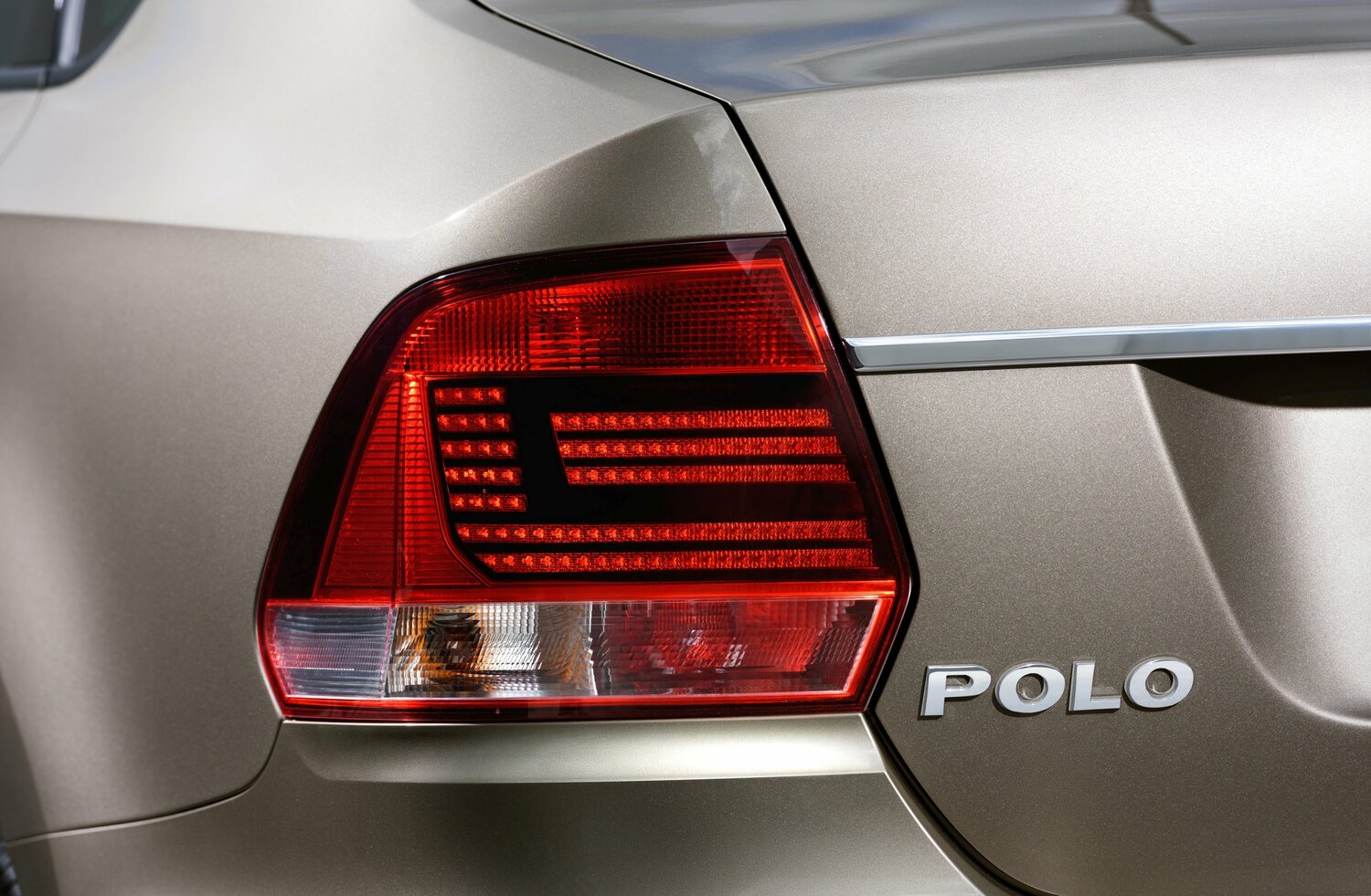 Volkswagen Polo — справочные фотографии комплектации, Задняя фара