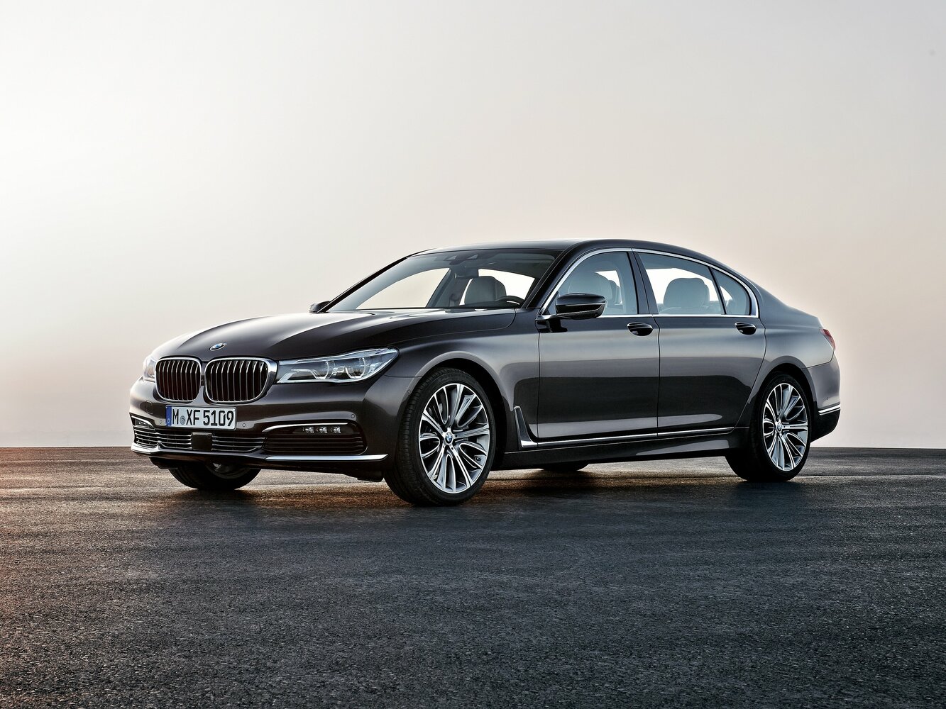 BMW 7 серии — VI (G11/G12) (2015–2018)