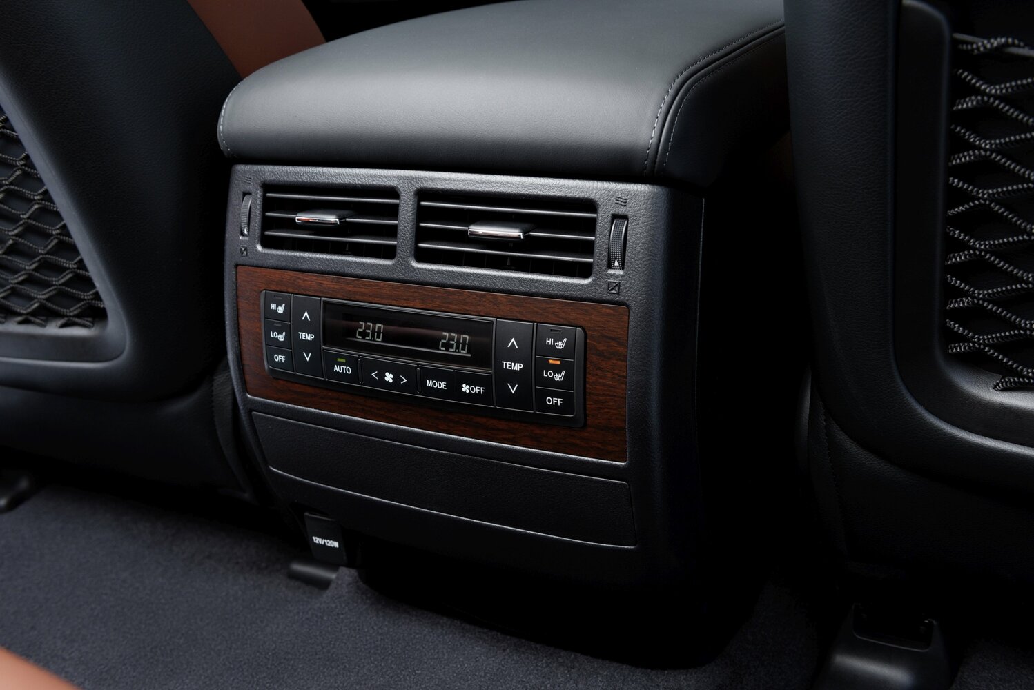 Toyota Land Cruiser 2017 5.7L AT 8 мест