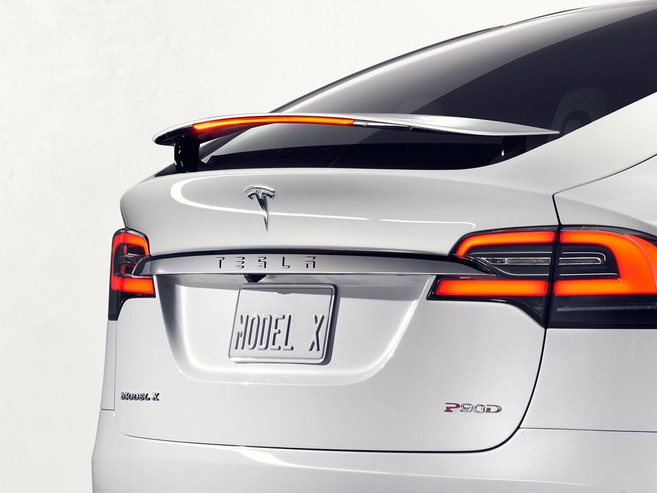 Tesla Model X — справочные фотографии комплектации, Интерьер 2
