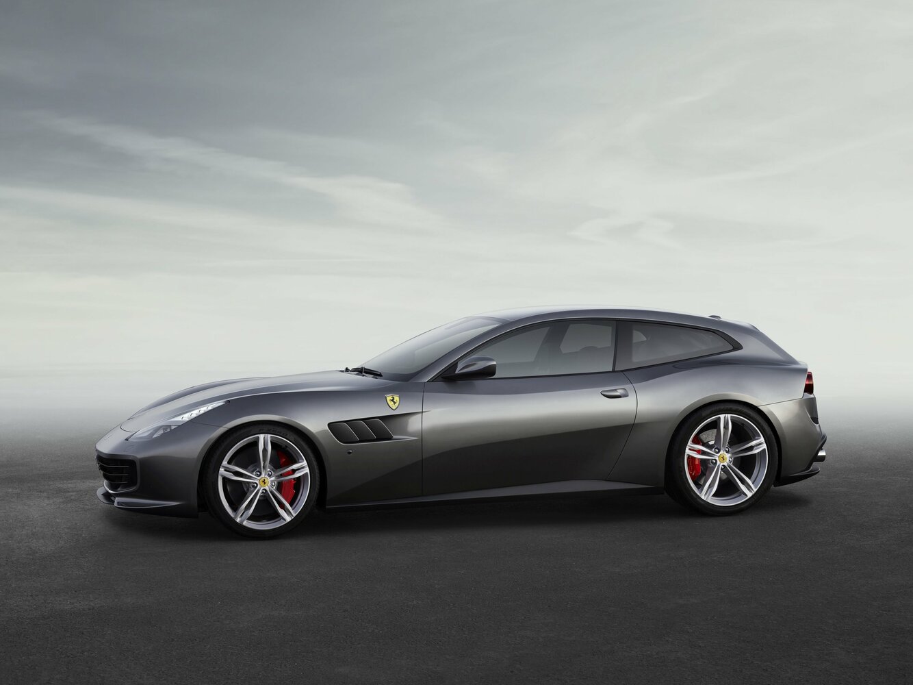 Ferrari GTC4Lusso 2017 3.9T V8