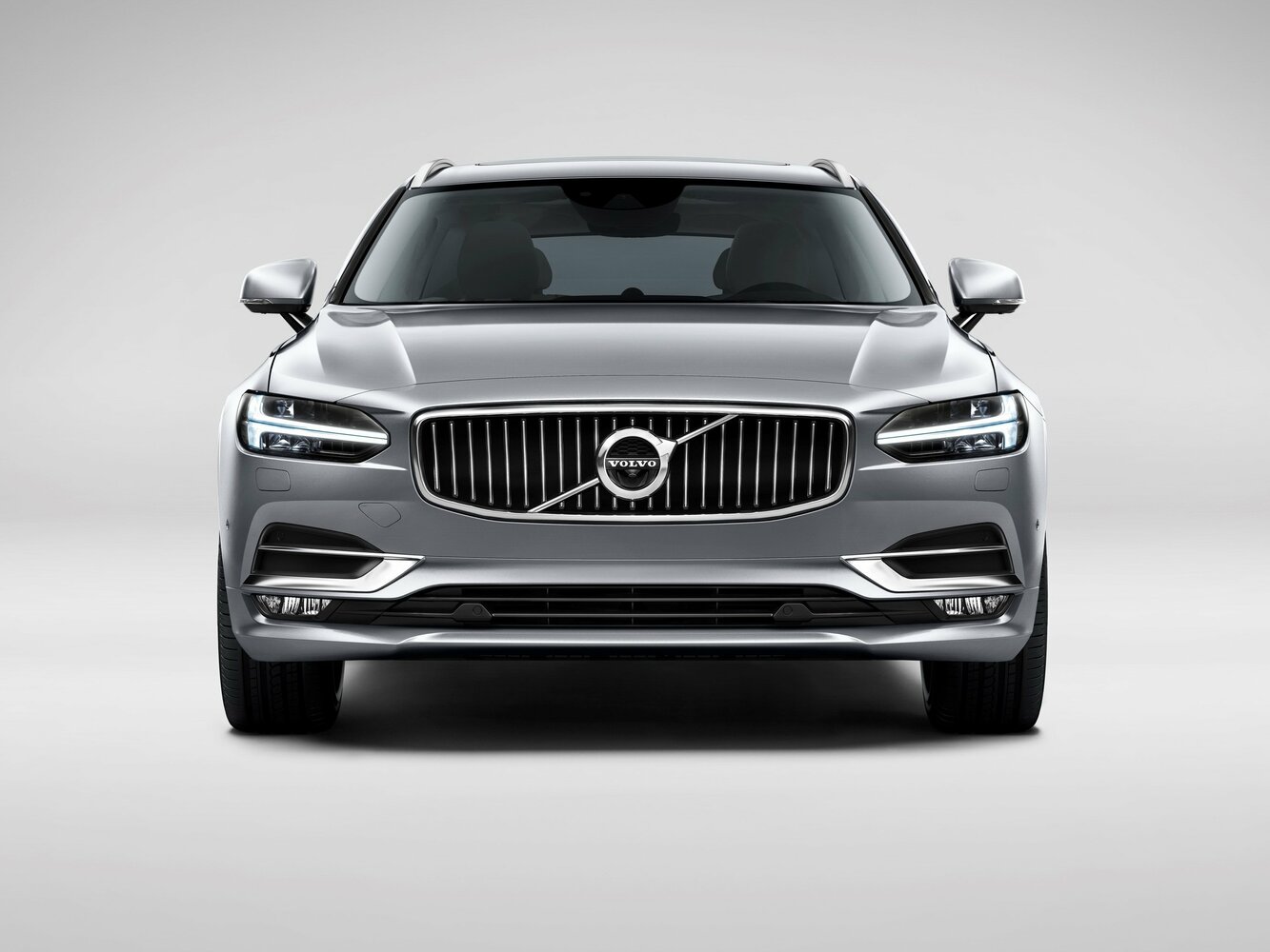 Volvo V90 D4
