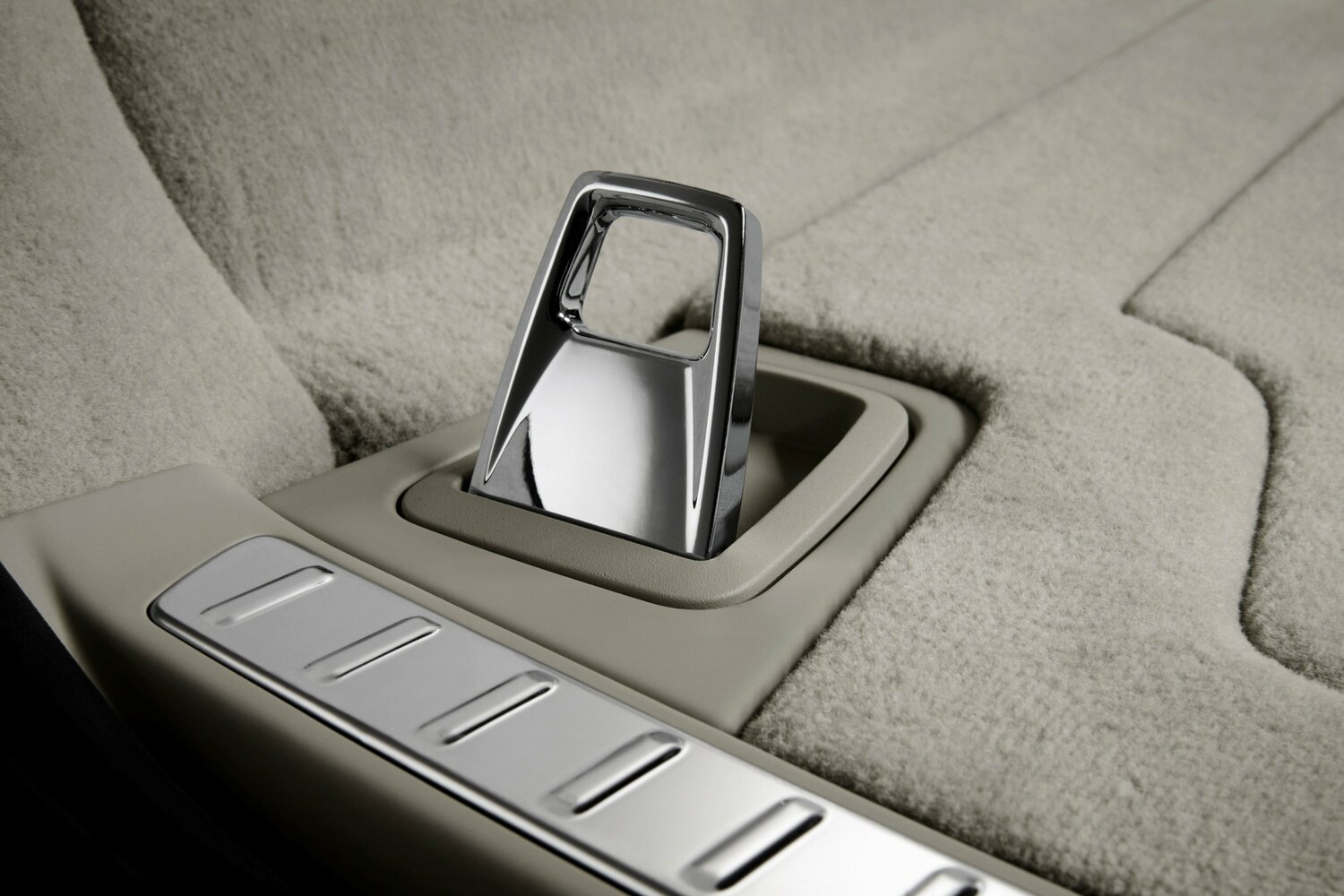 Volvo V90 D4