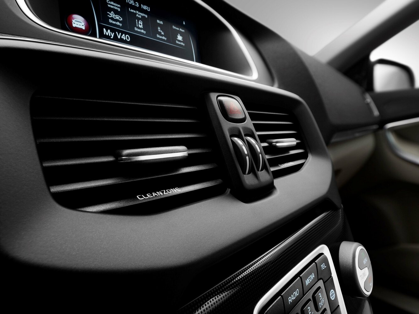 Volvo V40 — справочные фотографии комплектации, Интерьер 2