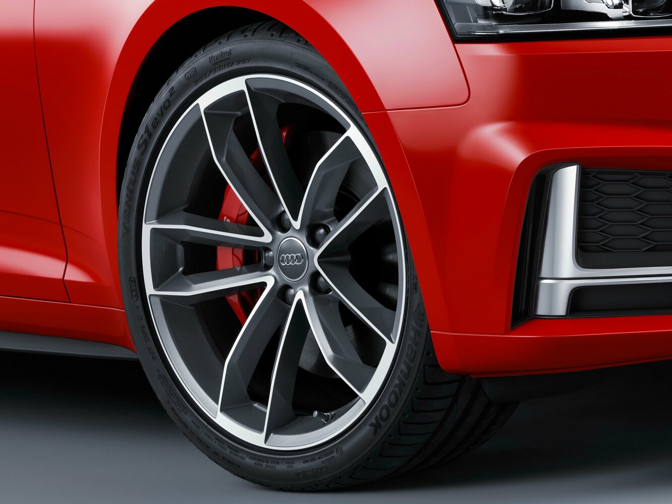 Audi S5 — справочные фотографии комплектации, Диск