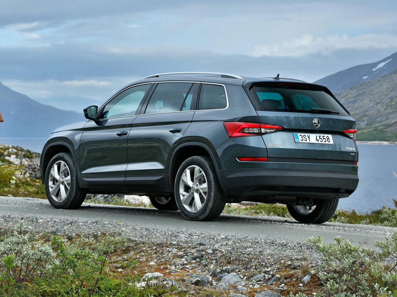 Skoda Kodiaq 2019 TSI330 7 мест Luxury VI