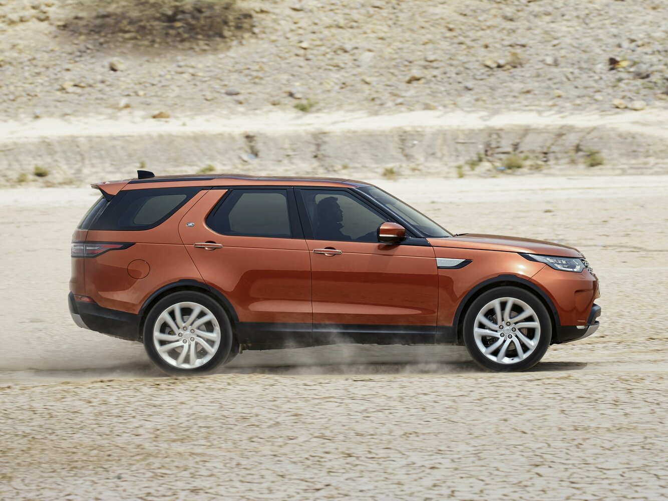 Land Rover Discovery 3.0 TD6 HSE Luxury