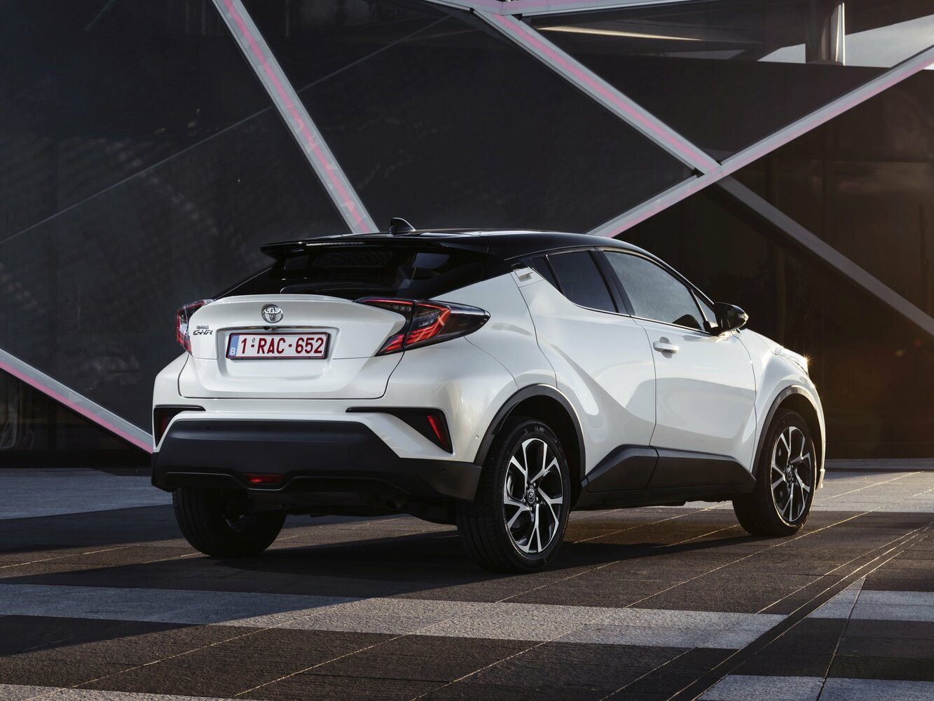 Toyota C-HR G LED