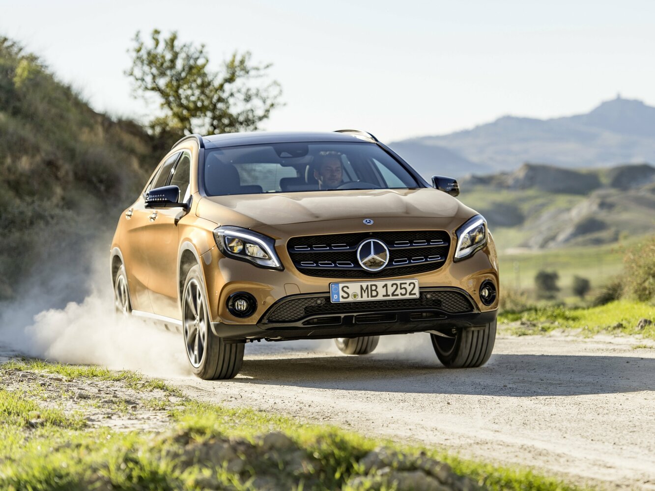 Mercedes-Benz GLA-Class X156 GLA220