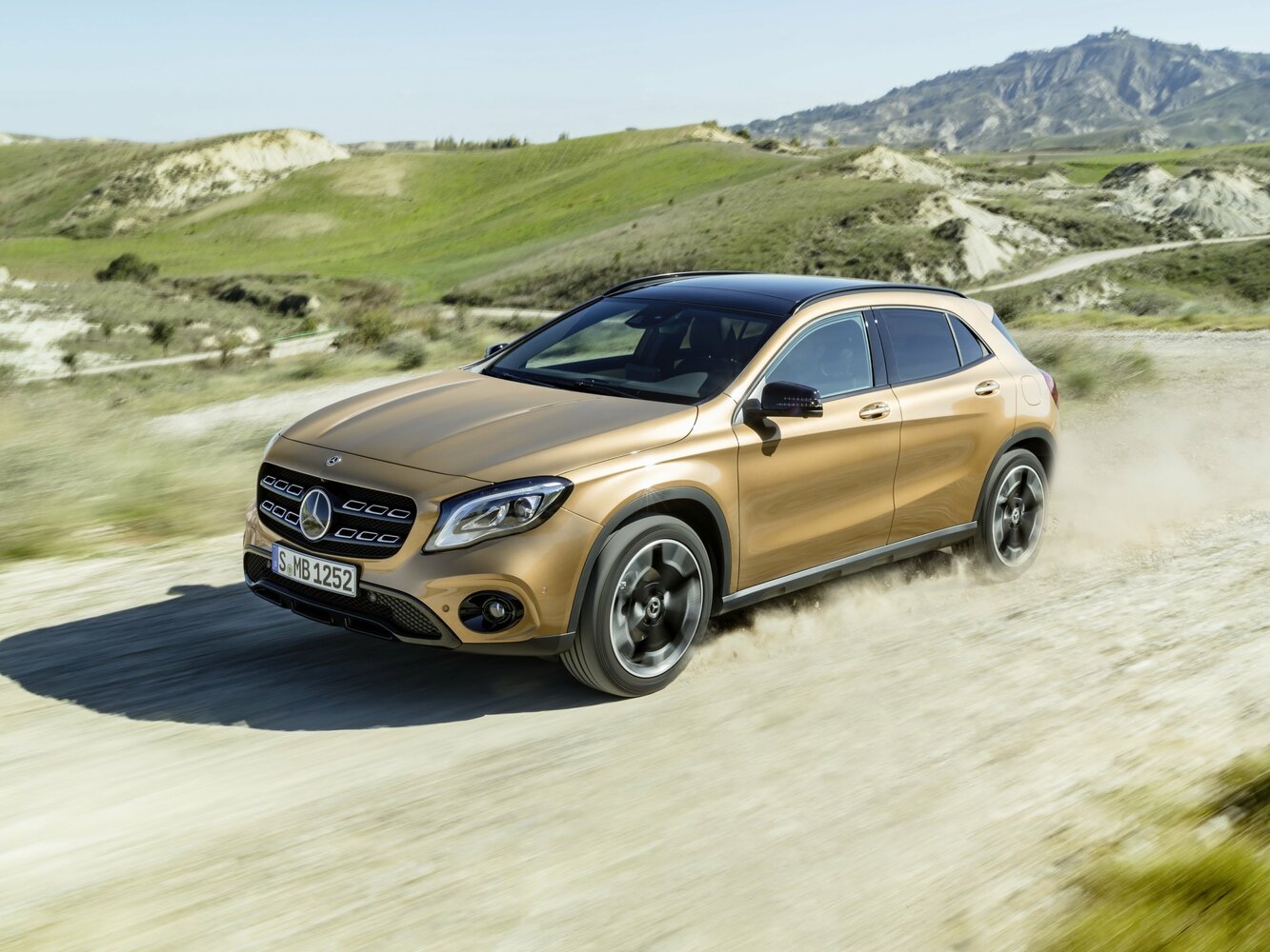 Mercedes-Benz GLA-Class X156 GLA220