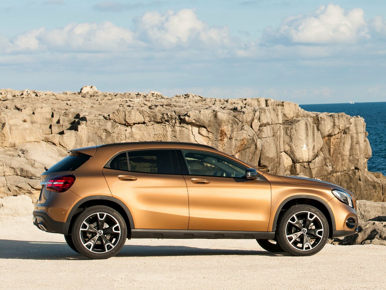 Mercedes-Benz GLA-Class X156 GLA220