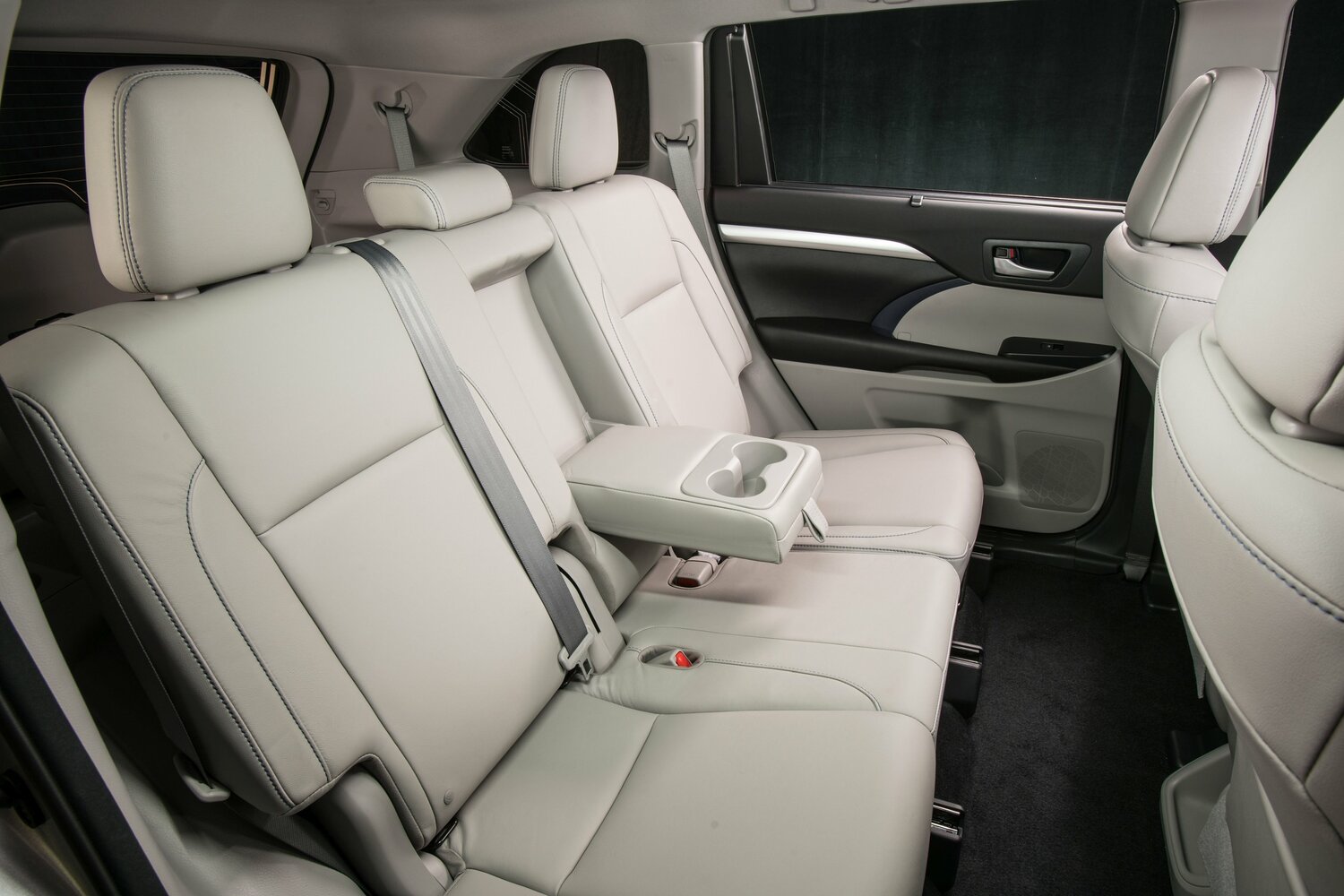 Toyota Highlander 2018 2.0T 7 мест VI