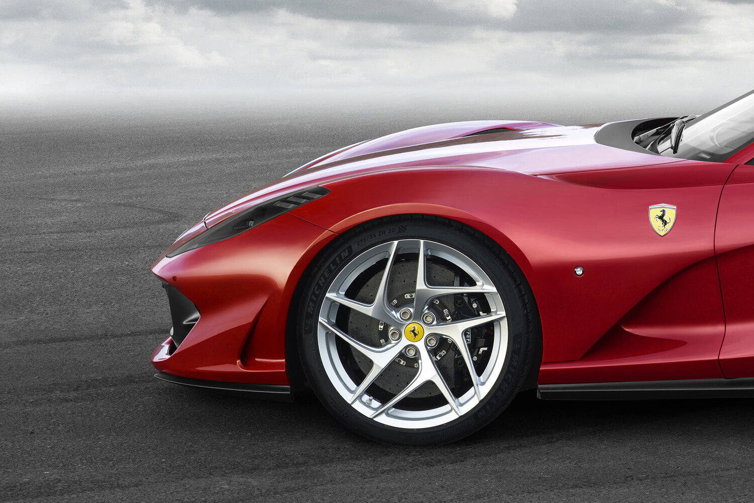 Ferrari 812 — справочные фотографии комплектации, Диск