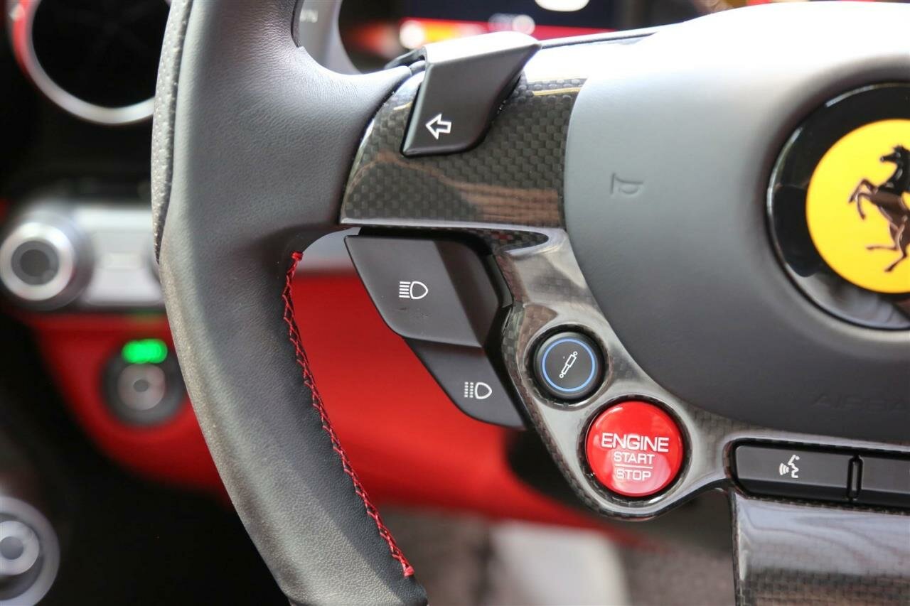 Ferrari 812 — справочные фотографии комплектации, Интерьер 2