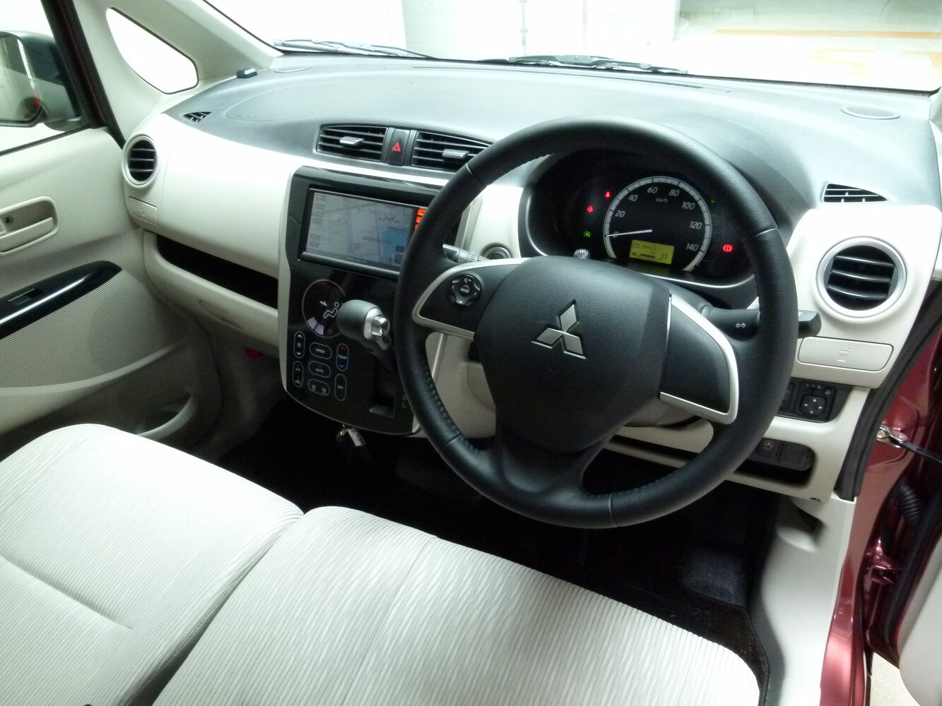 Mitsubishi eK Wagon M