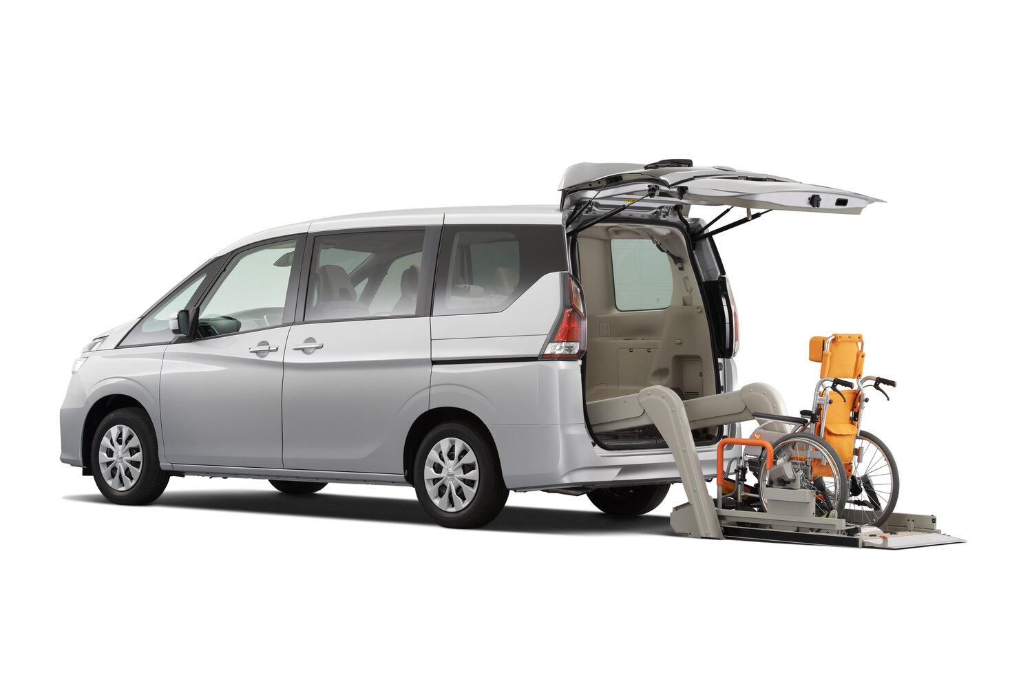 Nissan Serena e− V