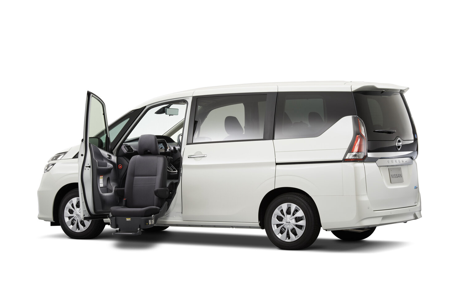 Nissan Serena e− V
