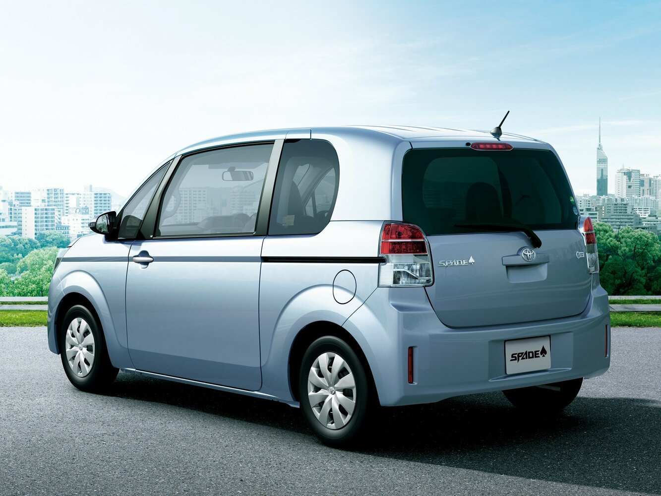 Toyota Spade F