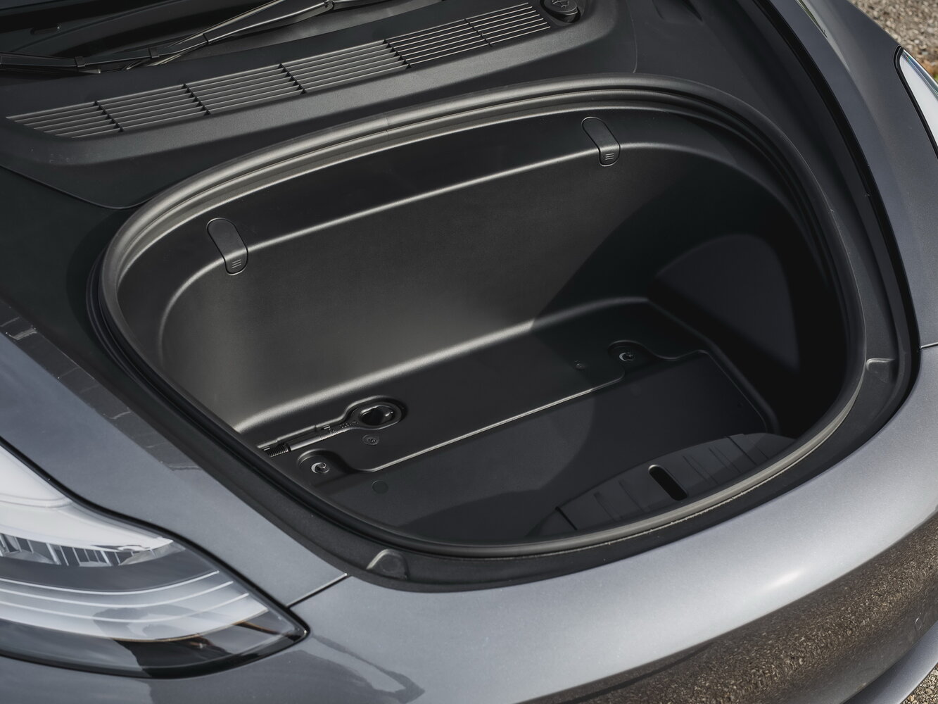 Tesla Model 3 — справочные фотографии комплектации, Багажник