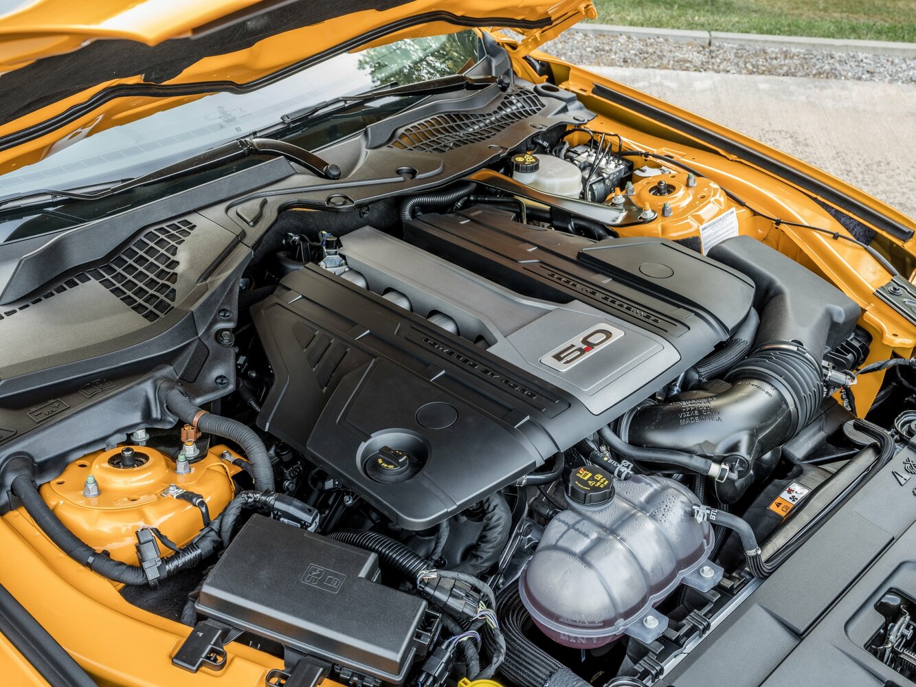 Ford Mustang — справочные фотографии комплектации, Интерьер 2