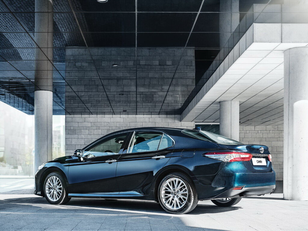 Toyota Camry 2.5 XLE Hybrid