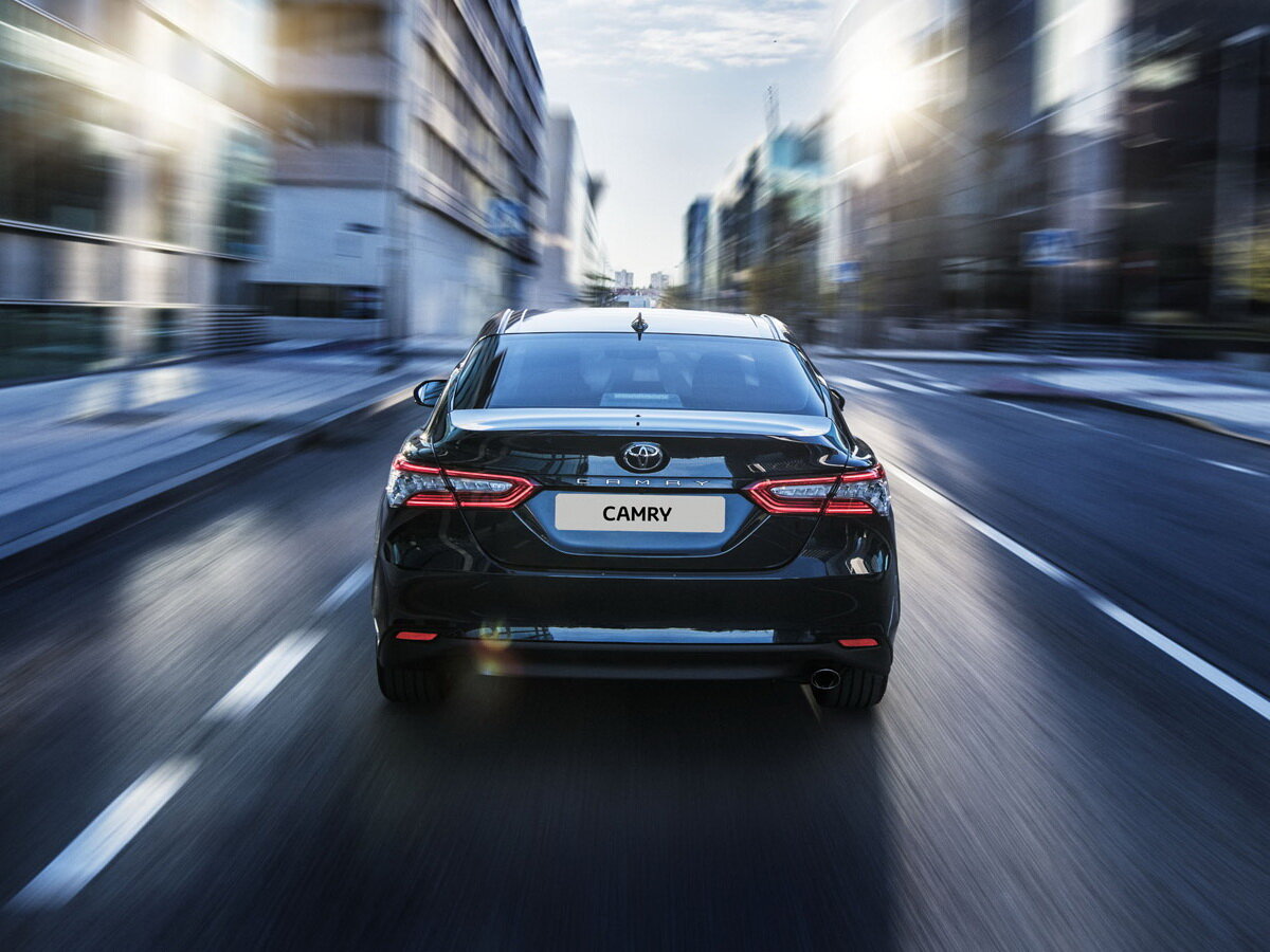 Toyota Camry 2.5 XLE Hybrid
