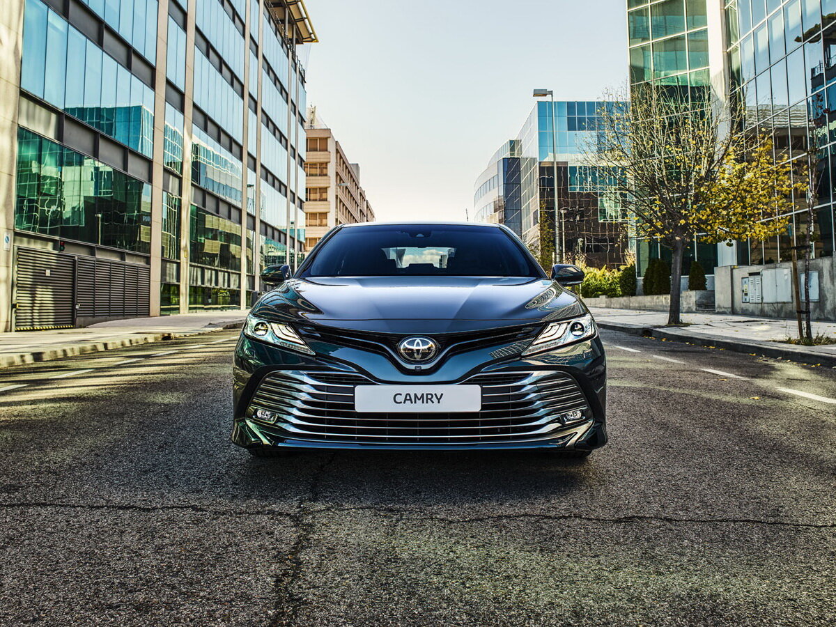 Toyota Camry 2.5 XLE Hybrid