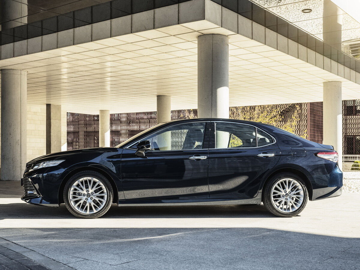 Toyota Camry 2.5 XLE Hybrid