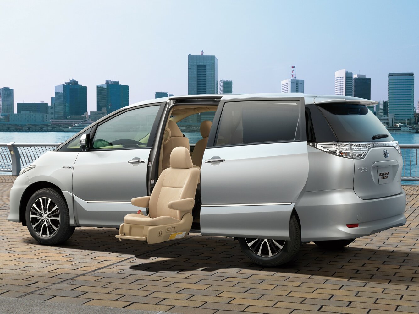 Toyota Estima