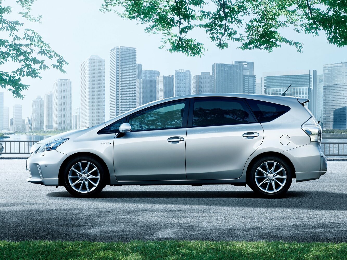 Toyota Prius Alpha S