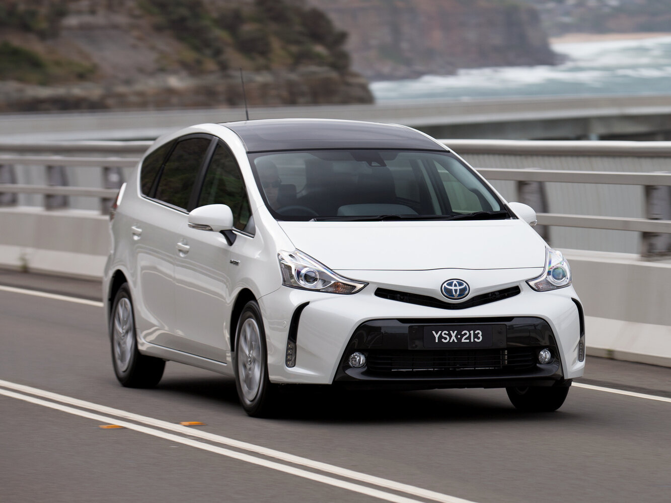 Toyota Prius Alpha S II
