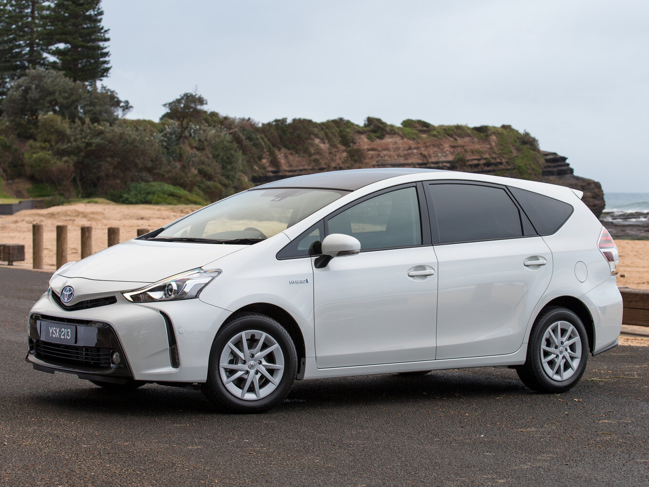 Toyota Prius Alpha S II