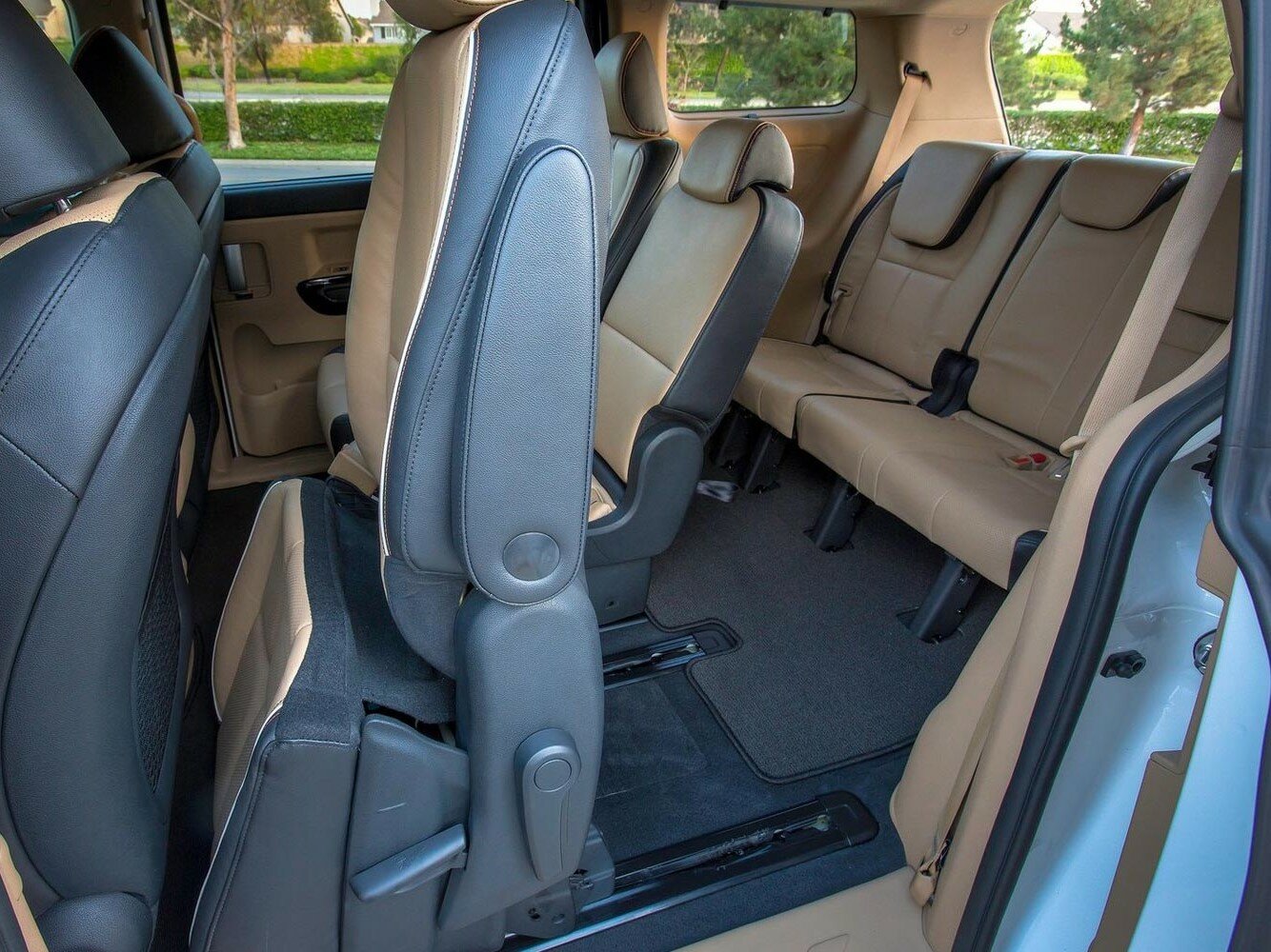 Kia Carnival 9 Noblesse