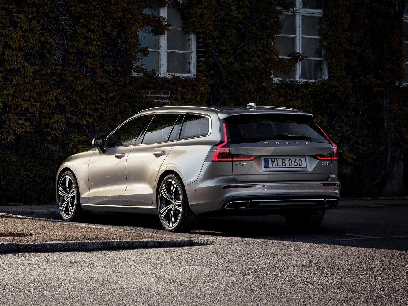 Volvo V60 B5 AWD