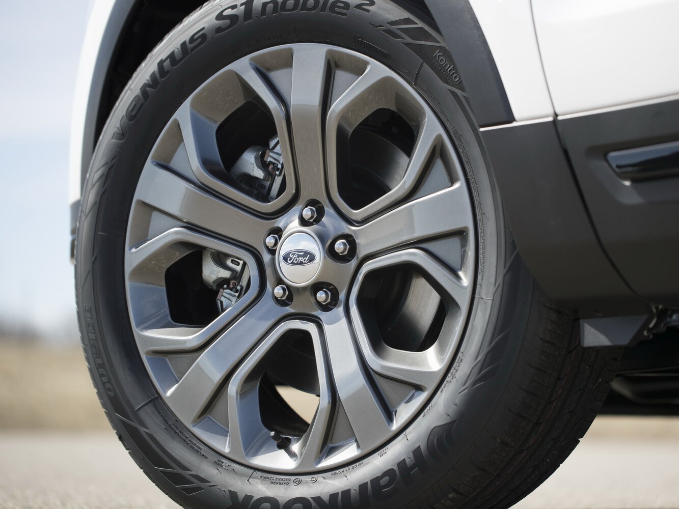 Ford Explorer — справочные фотографии комплектации, Диск