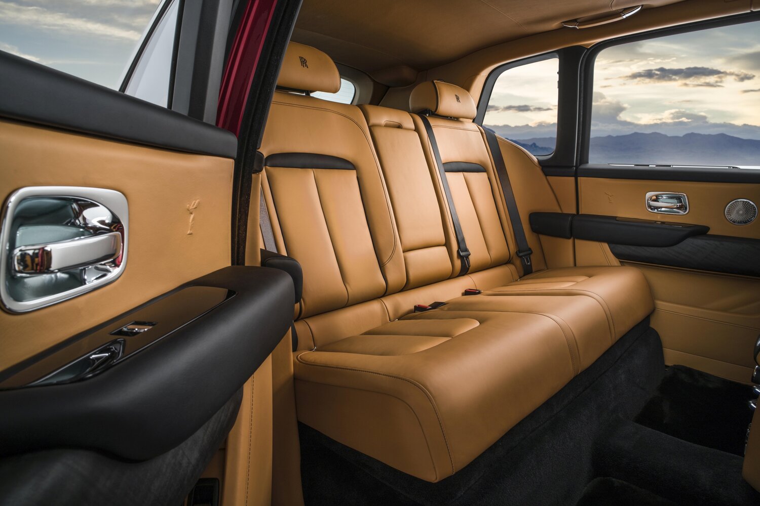 Rolls-Royce Cullinan 2018 мест
