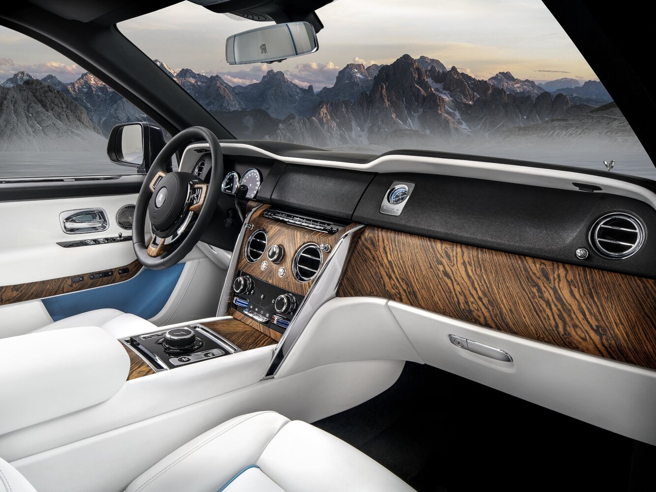 Rolls-Royce Cullinan 2018 мест
