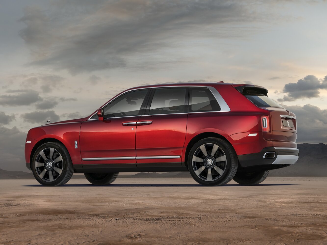 Rolls-Royce Cullinan 2018 мест