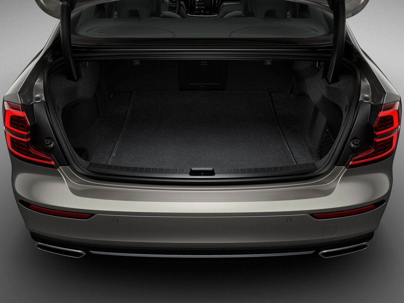 Volvo S60 — справочные фотографии комплектации, Багажник