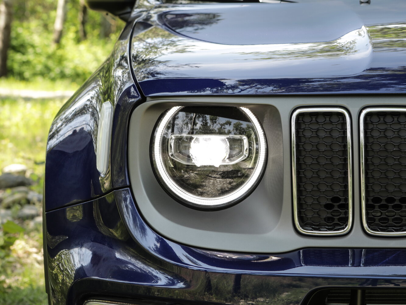 Jeep Renegade — справочные фотографии комплектации, Передняя фара