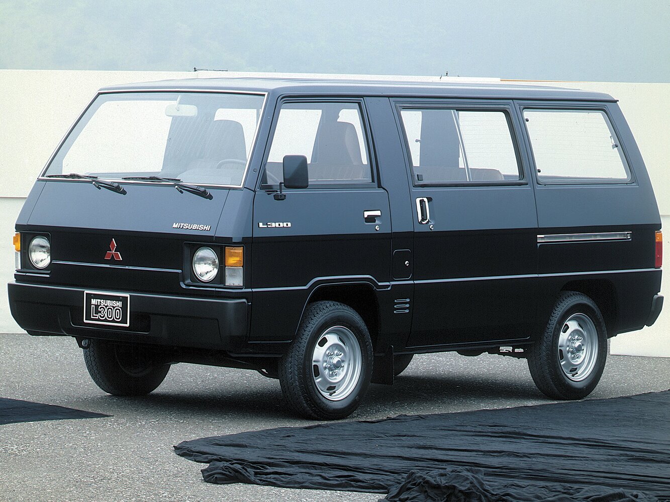 L300