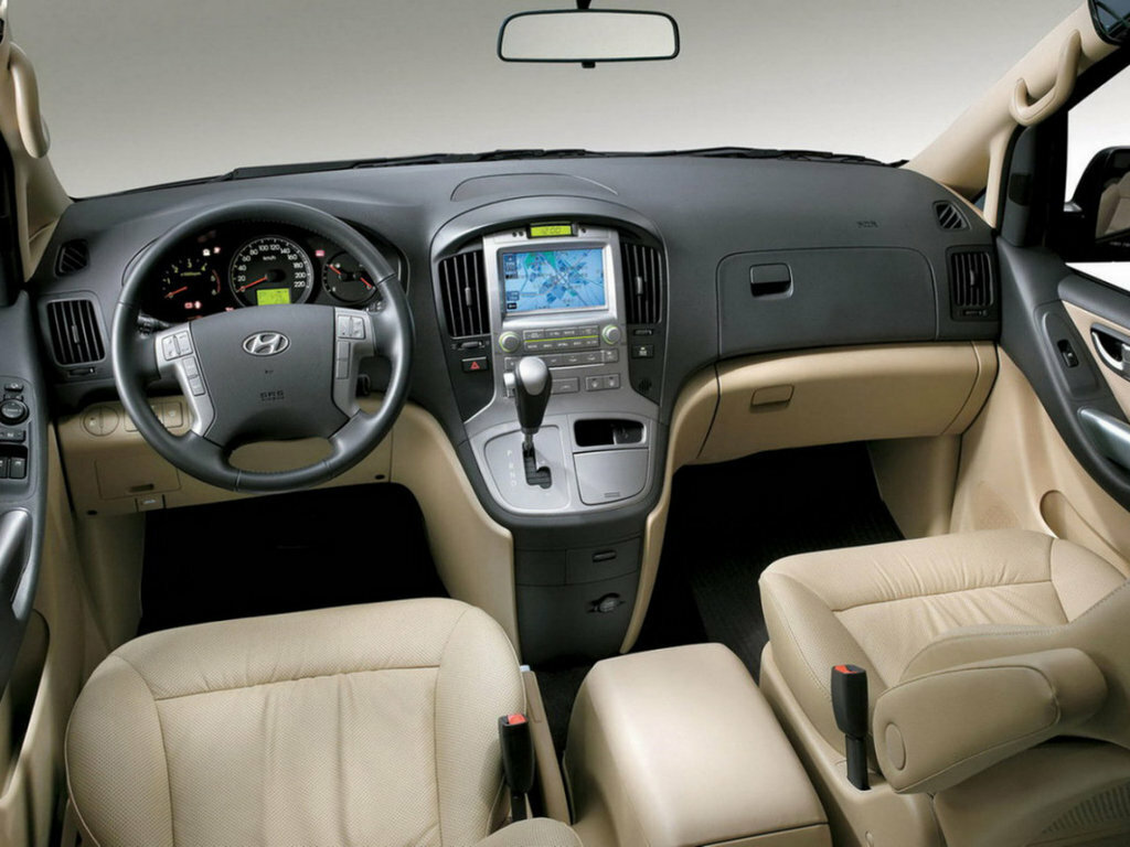 Hyundai Grand Starex CVX Deluxe