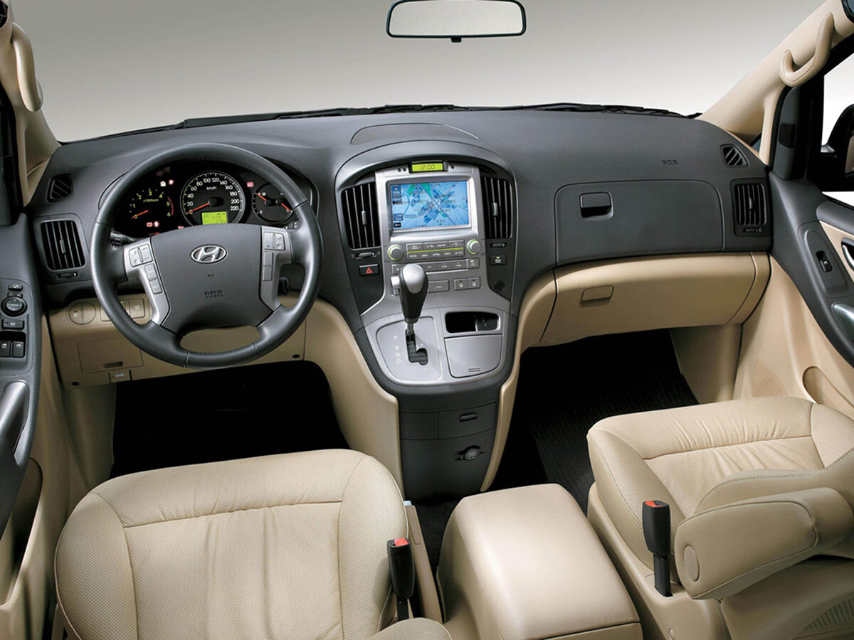 Hyundai Grand Starex CVX Deluxe