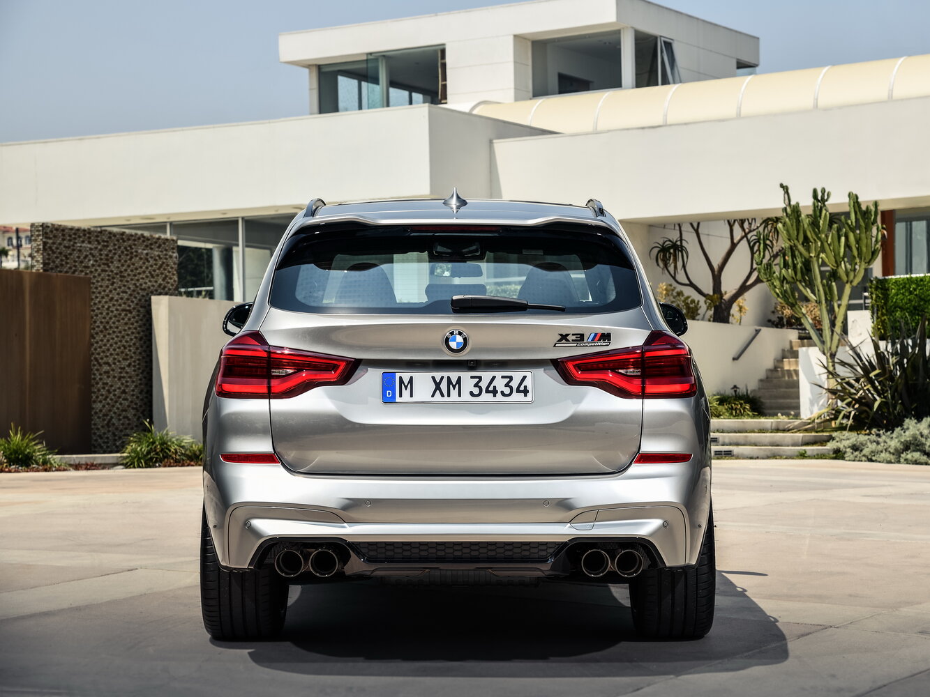 BMW X3 M — справочные фотографии комплектации, Сзади