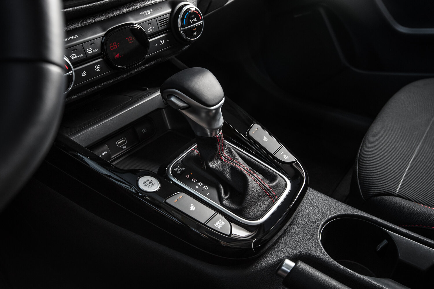 Kia Soul — справочные фотографии комплектации, Рука