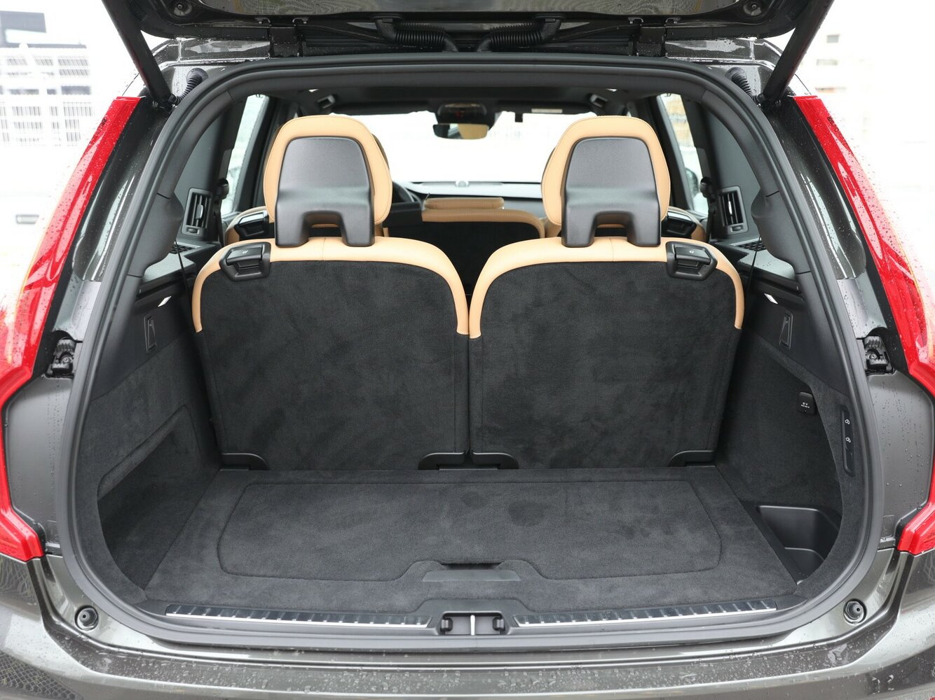 Volvo XC90 — справочные фотографии комплектации, Багажник