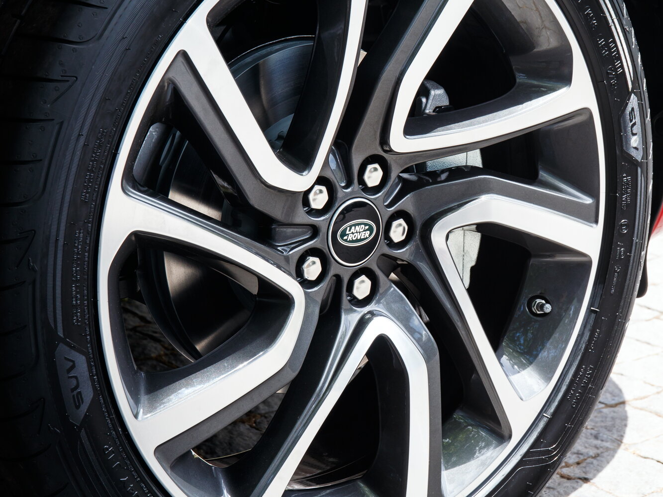 Land Rover Discovery Sport — справочные фотографии комплектации, Диск