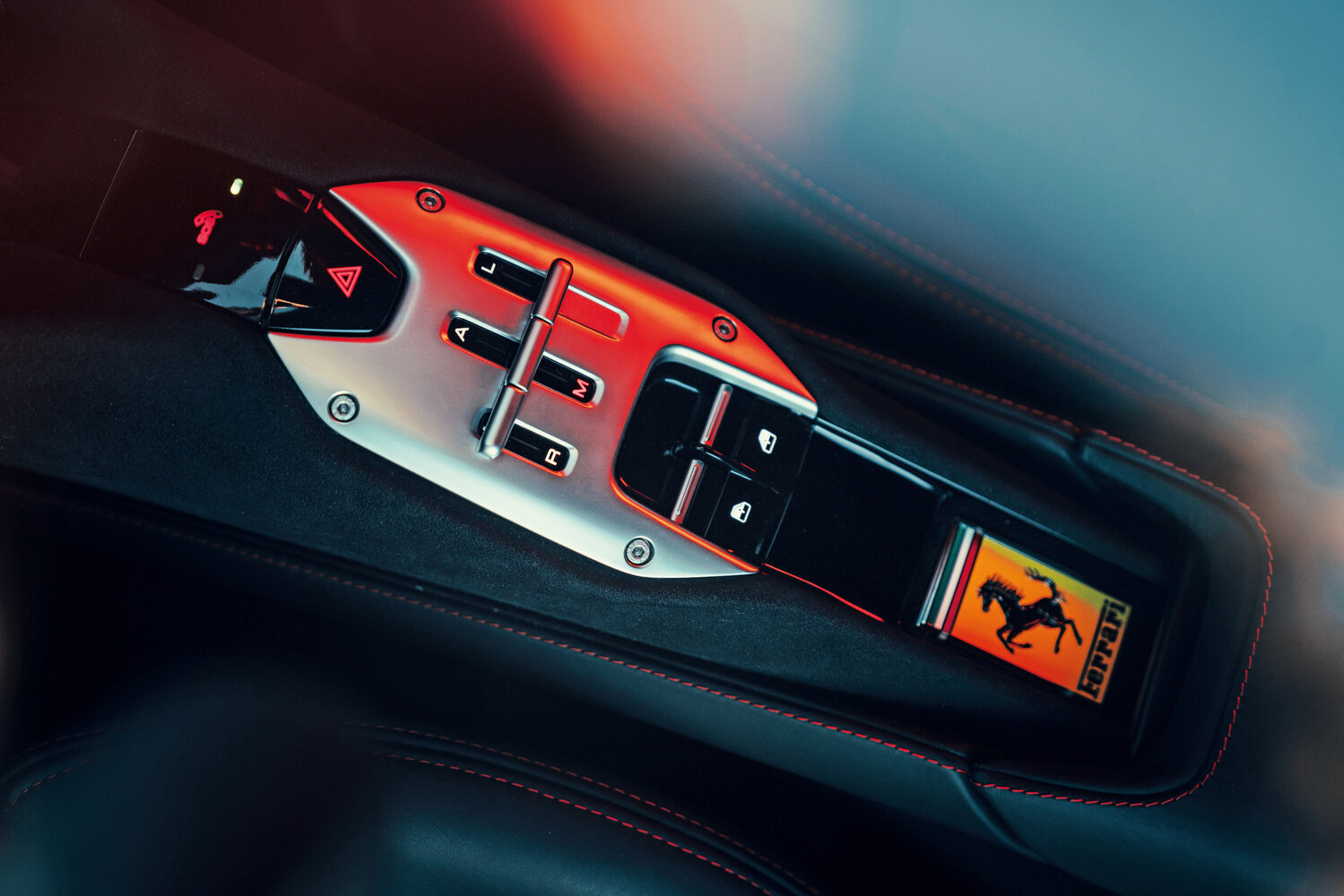 Ferrari SF90 — справочные фотографии комплектации, Интерьер 2